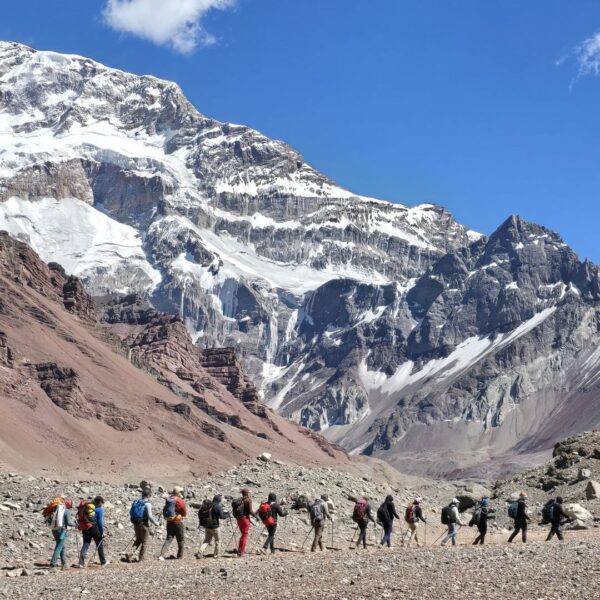 TREKKING A PLAZA FRANCIA - PARQUE PROVINCIAL ACONCAGUA - Imagen 2